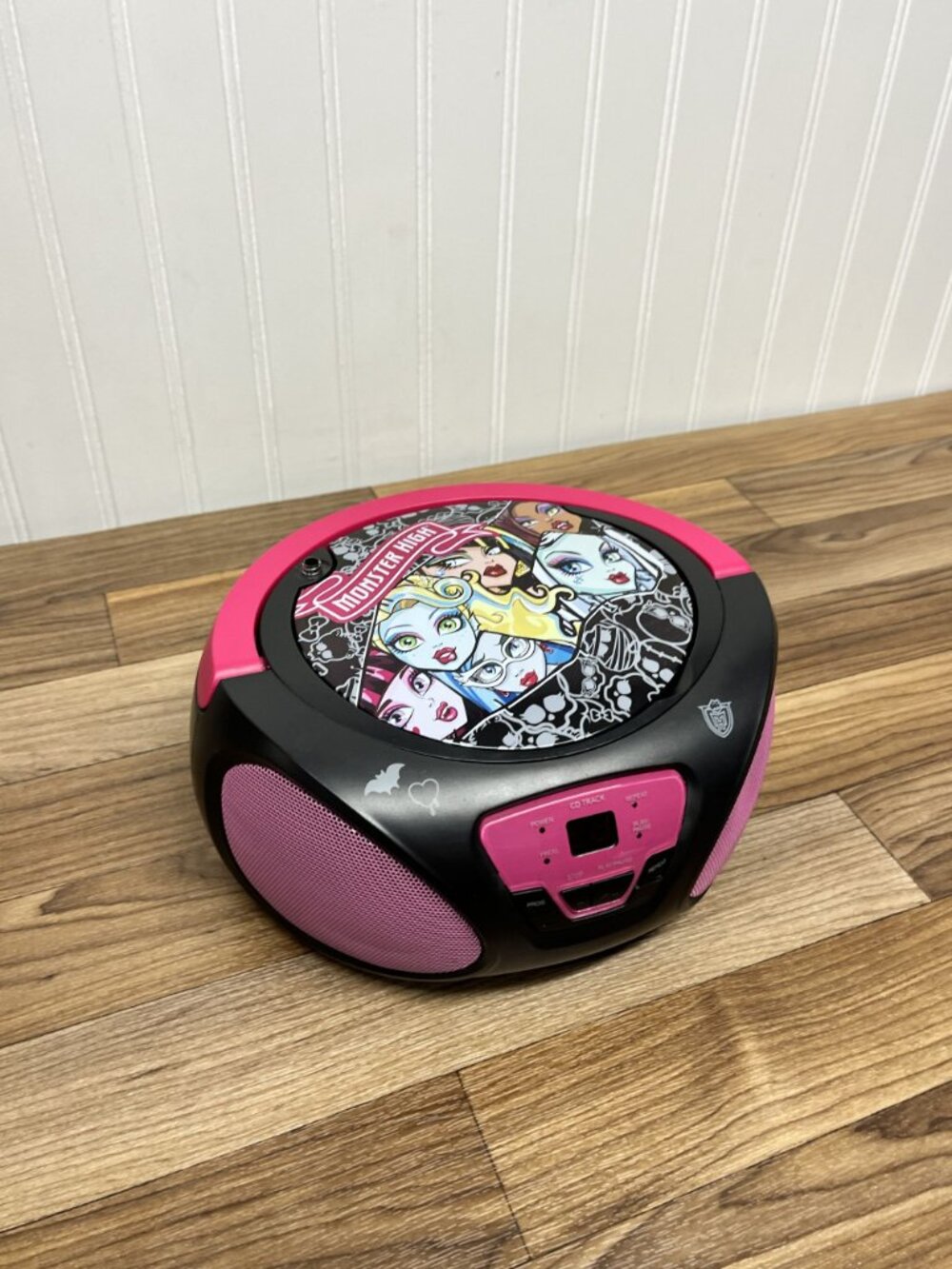Monster High Pink CD Boombox Portable Player Radio 56049-TRU 2014 TESTED WORKS - Picture 2 of 12